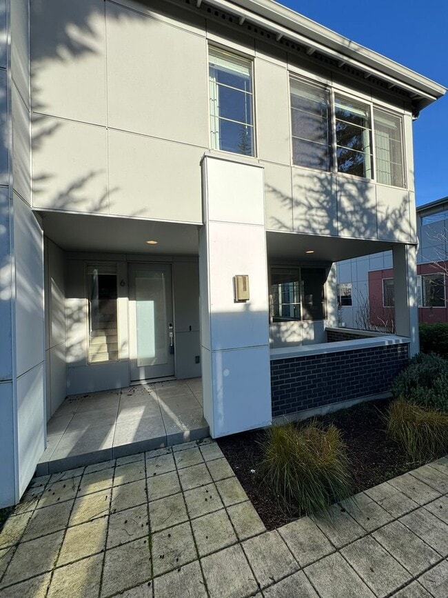 Building Photo - 4Bd/3.25Ba Kirkland Townhouse