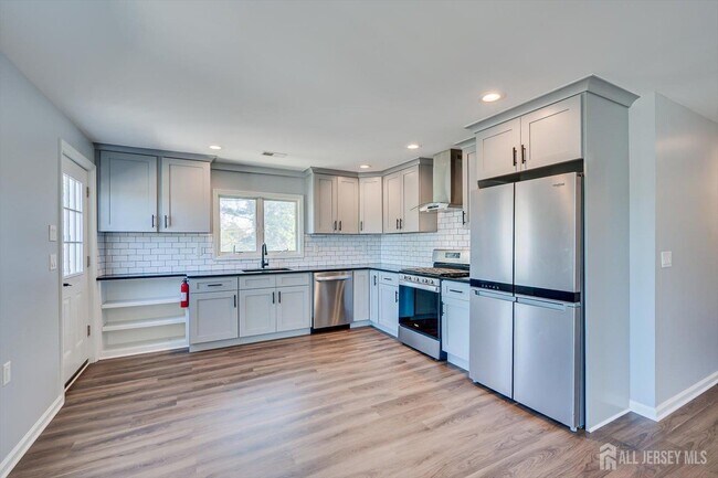 Building Photo - 4 Wilcox Ave