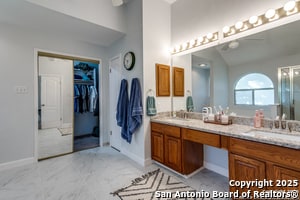 Building Photo - 16558 Redland Ranch