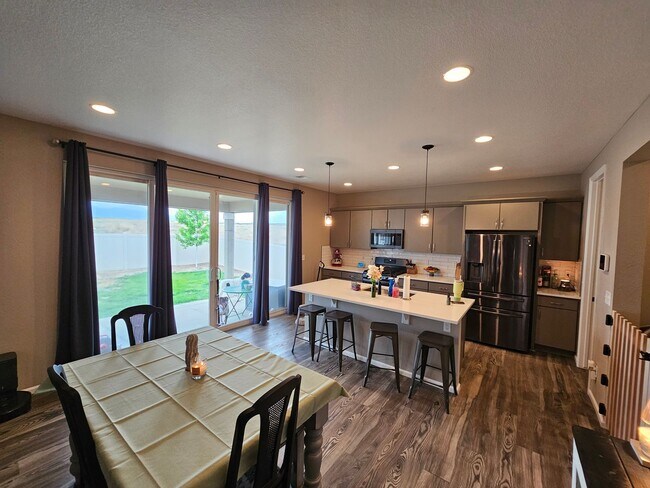 Building Photo - 5482 Wagon Hammer Dr