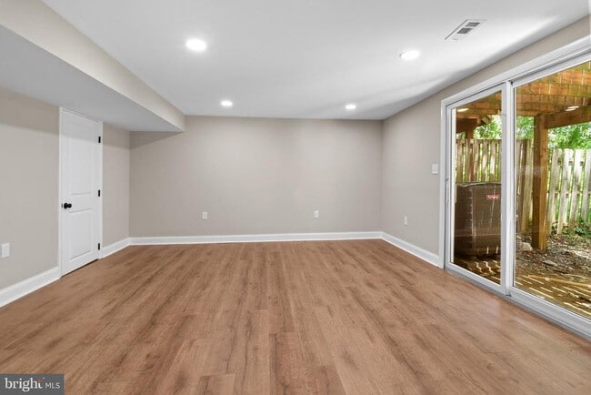 Building Photo - 2613 Ebony Rd