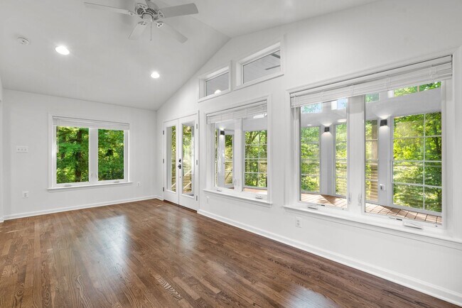 Building Photo - 3BR/4BA - Silver Spring Rambler on Quiet Cul-de-Sac Near Sligo Creek Park