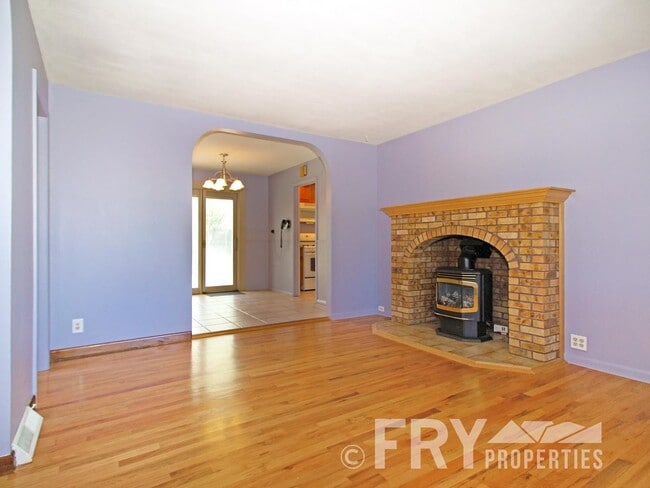 Building Photo - Great Home in Wellshire Neighborhood