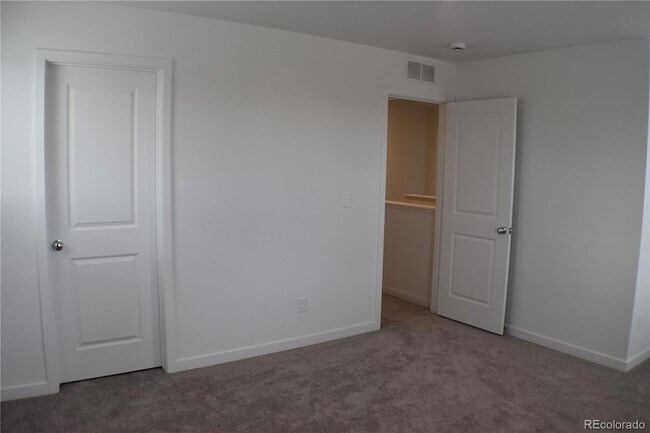 Building Photo - 7864 Desert Wrangler Dr