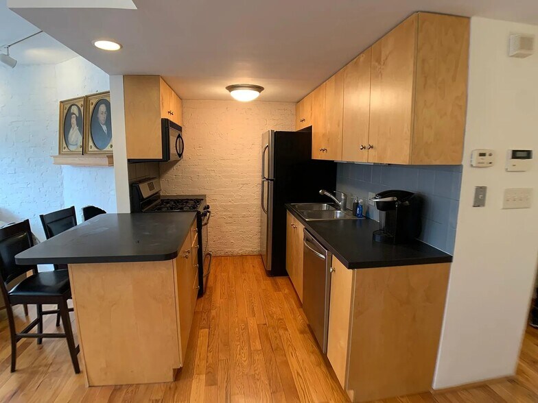 Building Photo - 22 N Boyle Ave