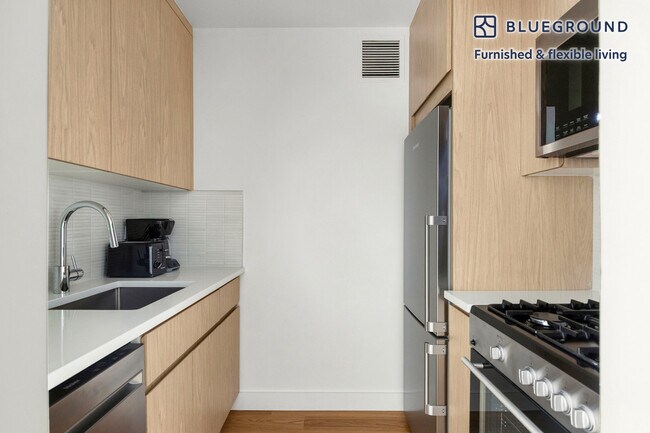 Building Photo - 501 E 87th St