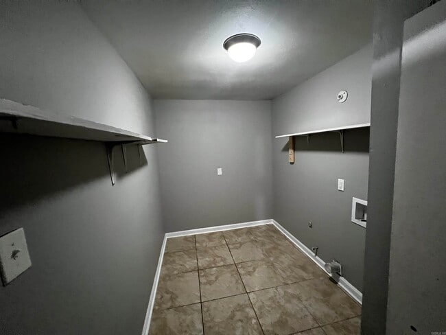 Building Photo - 4417 Arehart Dr