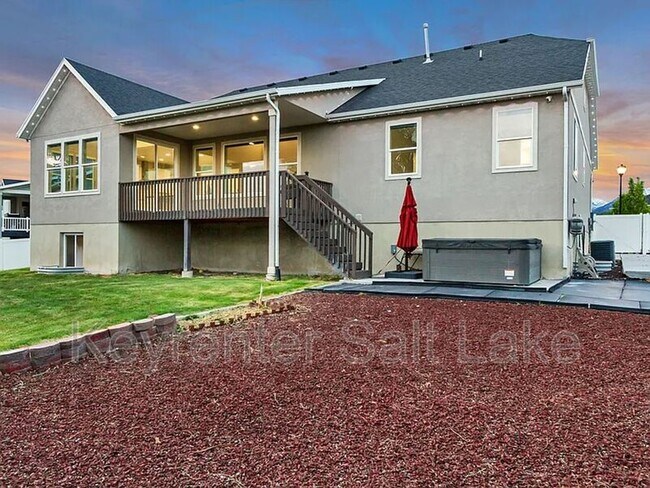 Building Photo - 31 N Palomino Way