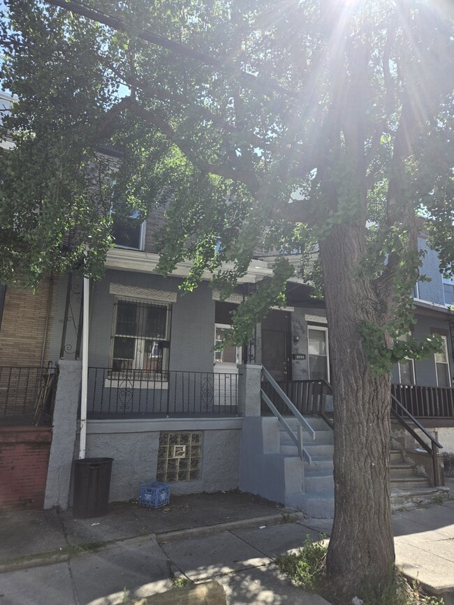 Primary Photo - 5624 Arch St