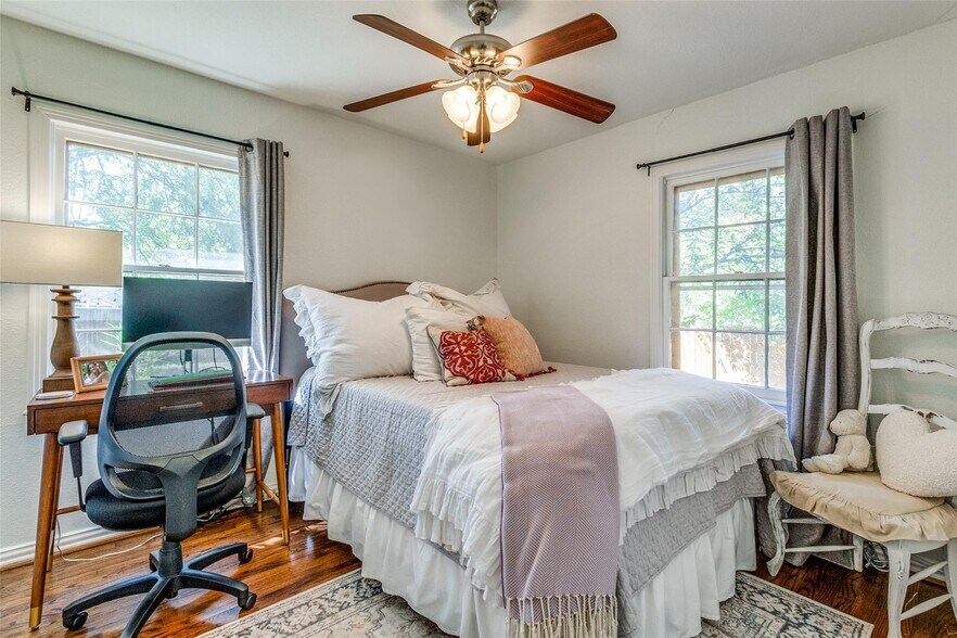 Building Photo - 3732 Seguin Dr