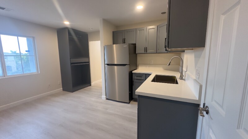 Building Photo - 39391 Tiburon Dr