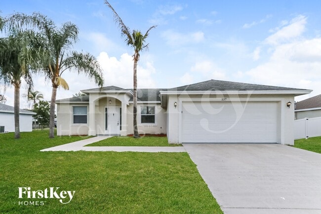 Building Photo - 237 SW Ray Ave