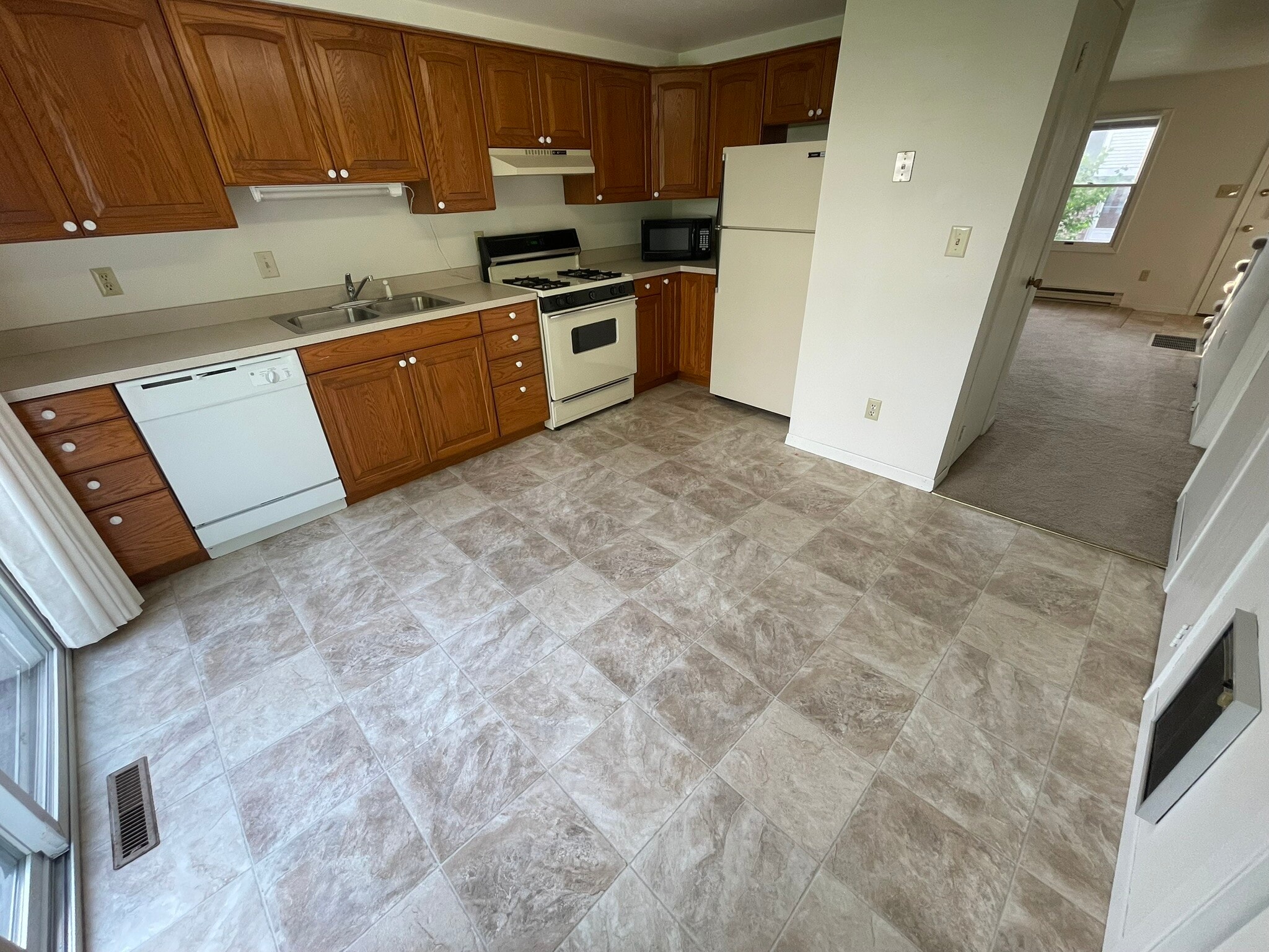 Building Photo - 435 Cedarcrest Dr