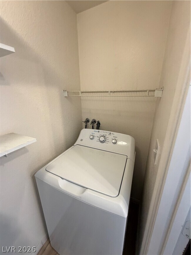 Building Photo - 1401 N Michael Way