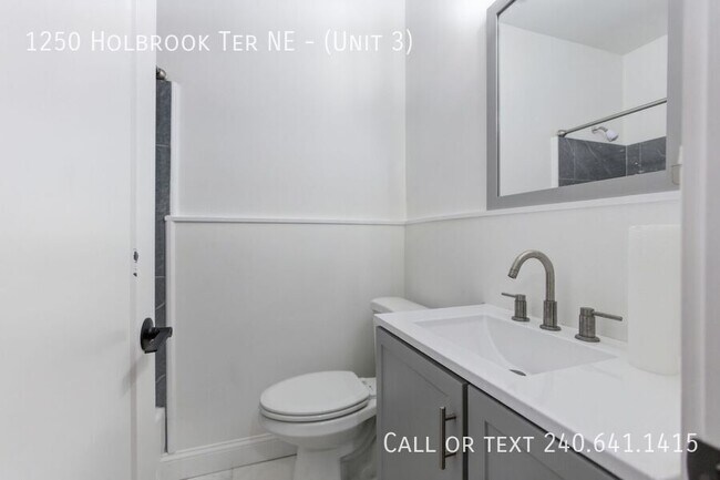 Building Photo - 1250 Holbrook Terrace NE