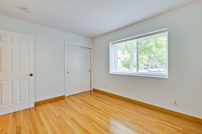 Building Photo - Charming Updated 4 Bedroom Home in Santa C...