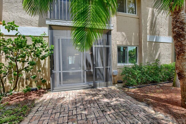 Building Photo - 23061 Aqua View