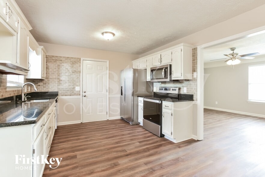 Building Photo - 204 Merritt Dr