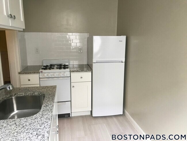 Building Photo - 49 Worthington St