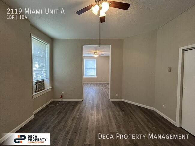 Building Photo - 2119 Miami St