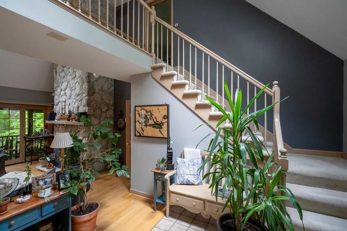 Building Photo - 39 Robertson