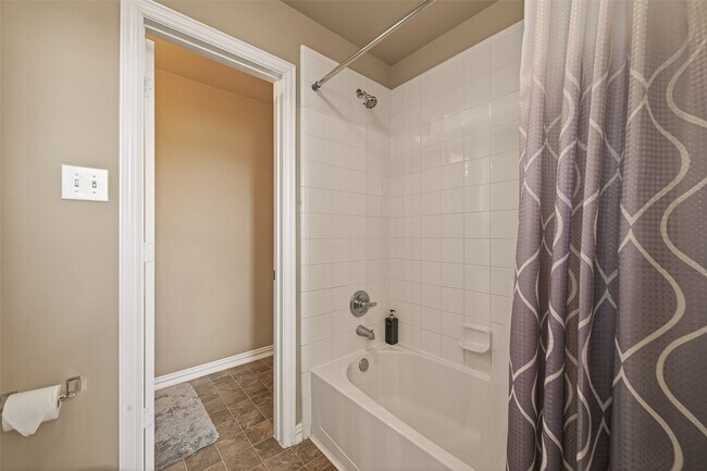 Building Photo - 4502 Mallory Creek Dr