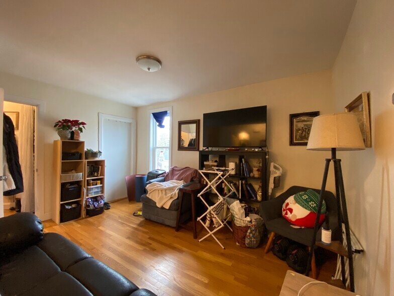 Building Photo - 11 Leverett St