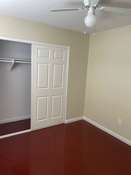 Closet in Hillview Unit B Bed Room - 16522 Hillview Cir