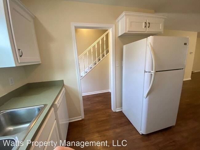 Building Photo - 2 br, 1.5 bath House - 901-1 Red Hill Rd