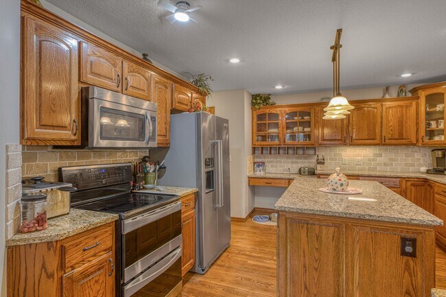 Building Photo - Highly desirable home in Briarbrook