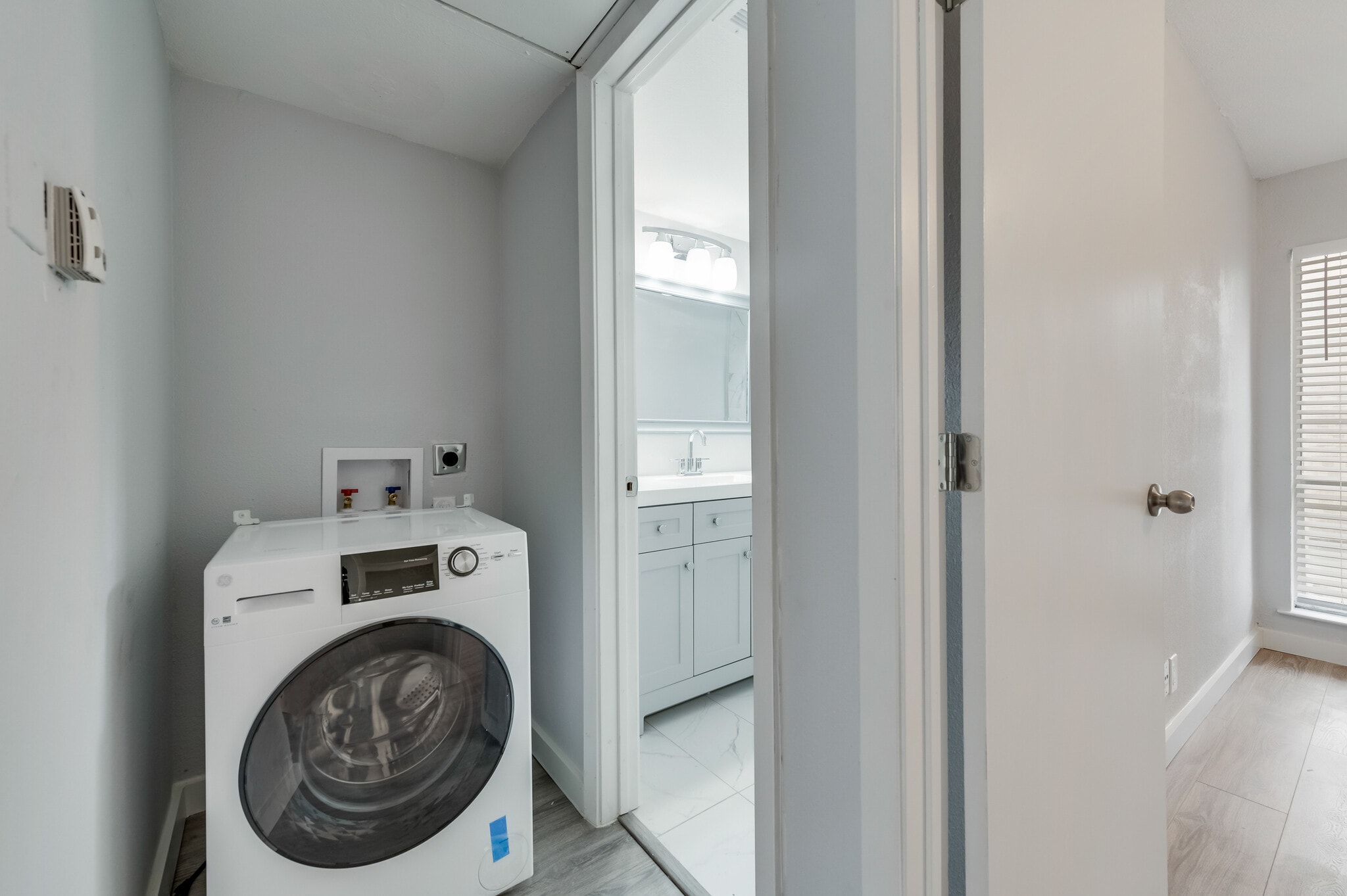 W/D macines available - 4330 Bowser Ave