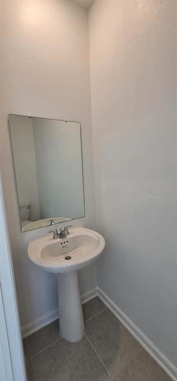 Building Photo - 548 Hart Ln