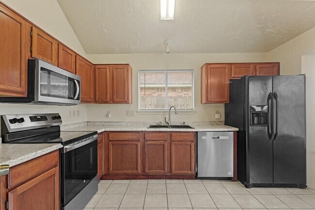 Building Photo - 8731 Croteau Dr