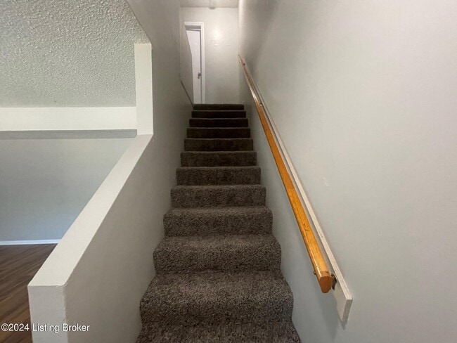 Building Photo - 544 Fox Chase Ct