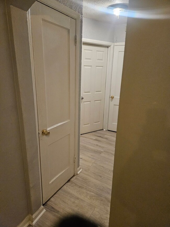 Building Photo - 3 Bedroom 1 Bath Ranch