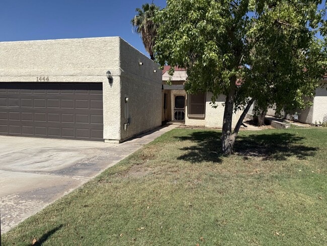 Primary Photo - Sunset Mesa Townhouse for Rent