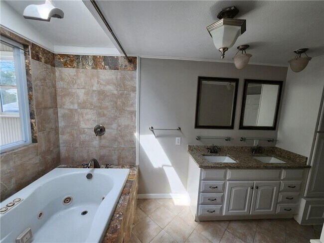 Building Photo - 3140 Kipling Dr