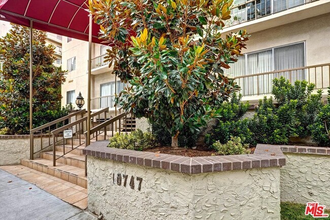 Building Photo - 10747 Wilshire Blvd