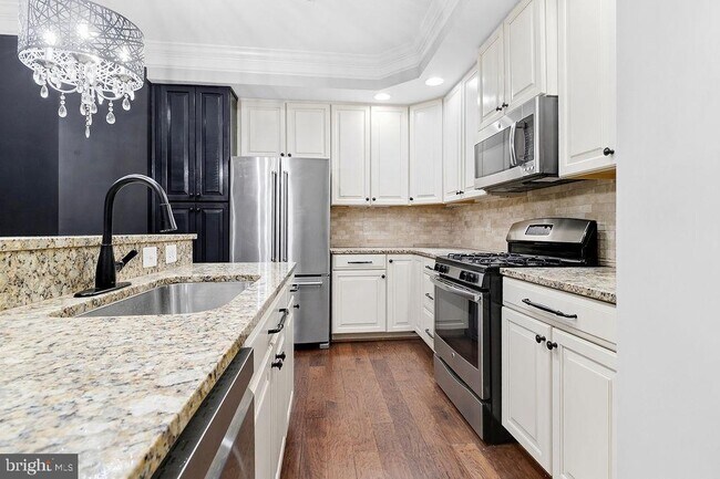 Building Photo - 7420 Brunson Cir