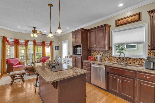 Building Photo - Wonderful 4 Bedroom Home in Palisades Park