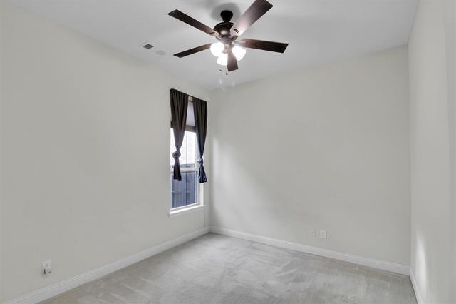 Building Photo - 13865 Pomegranate Dr
