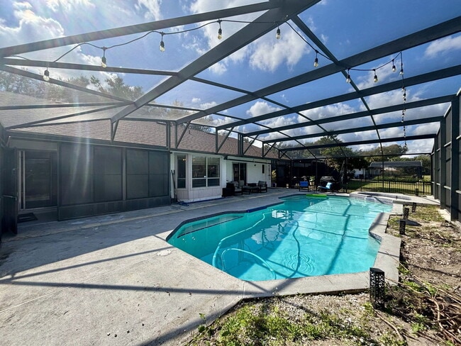 Building Photo - 9135 San Ambrosio Dr