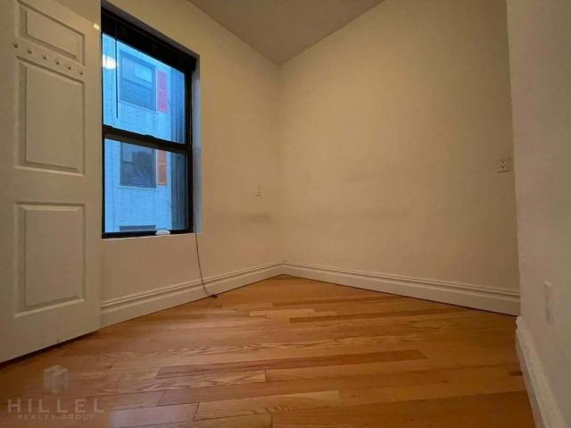 Building Photo - 1 bedroom in ASTORIA NY 11105