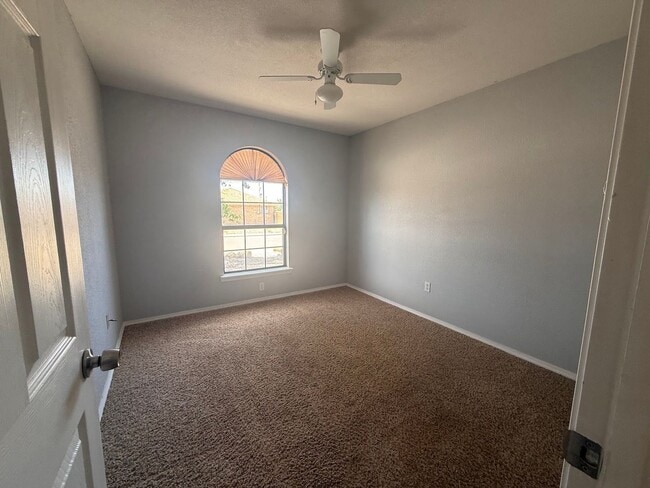 Building Photo - 609 Montwood Ct