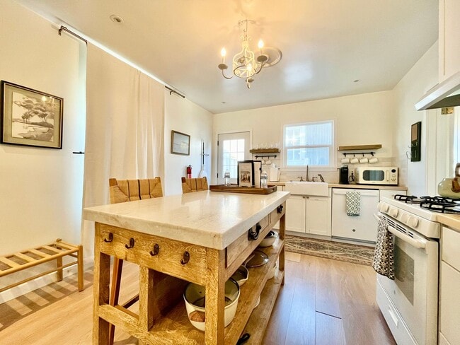 Building Photo - Charming 2 Bedroom, 1 Bathroom Home in Arroyo Grande