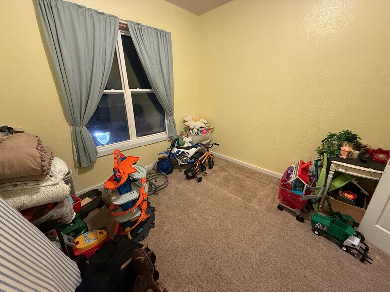 Building Photo - 206 N Main Ave