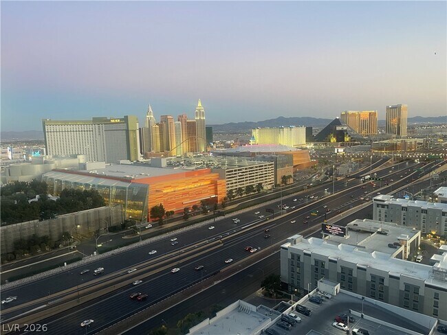 Building Photo - 4525 Dean Martin Dr