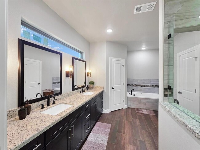 Building Photo - 10340 Dominion Ranch Dr