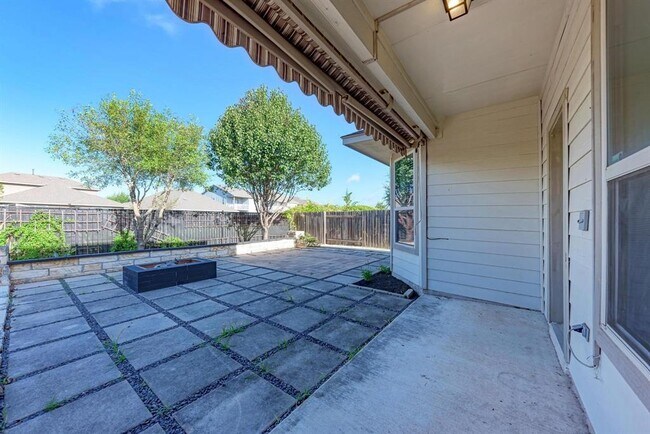 Building Photo - 5320 Ingersoll Ln