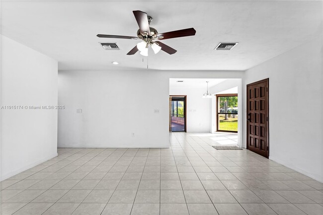 Building Photo - 10605 SW 112th St